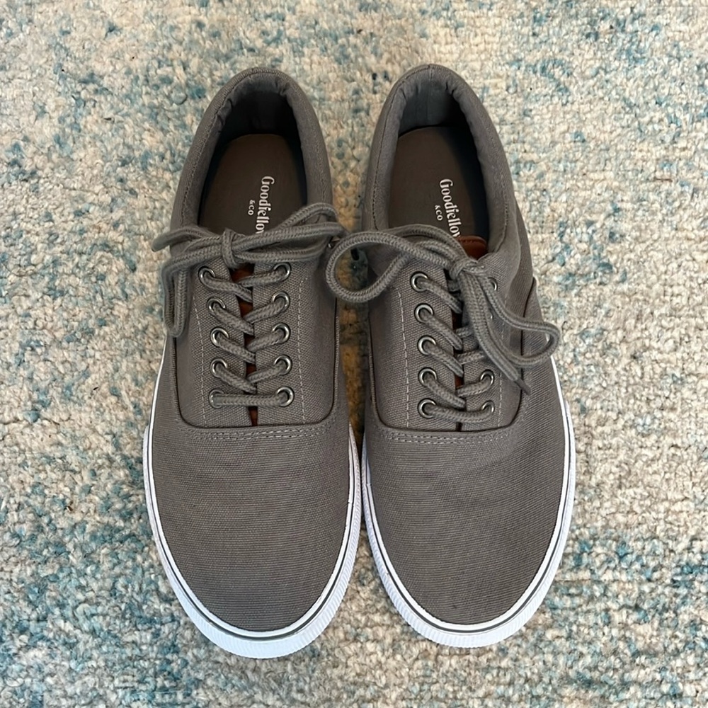 Men’s Goodfellow Canvas Sneakers size 7